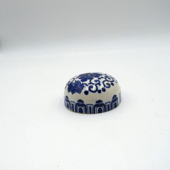Ginger Jar Vase Lid Blue White Porcelain 5" Phoenix Floral Asian Designs - Picture 5 of 10